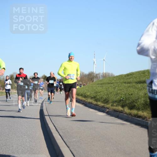 06.04.2025 - 44. Internationalen Wilhelmsburger Insellauf Jannik Wohlers http://msf.ph/oto/7612395 06.04.2025 09:28:33 Laufen 4455, 5314130, 3215, 405 meine-sportfotos.de