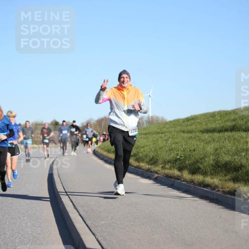 06.04.2025 - 44. Internationalen Wilhelmsburger Insellauf Jannik Wohlers http://msf.ph/oto/7612454 06.04.2025 09:28:40 Laufen 4130, 4182, 4144, 3255 meine-sportfotos.de