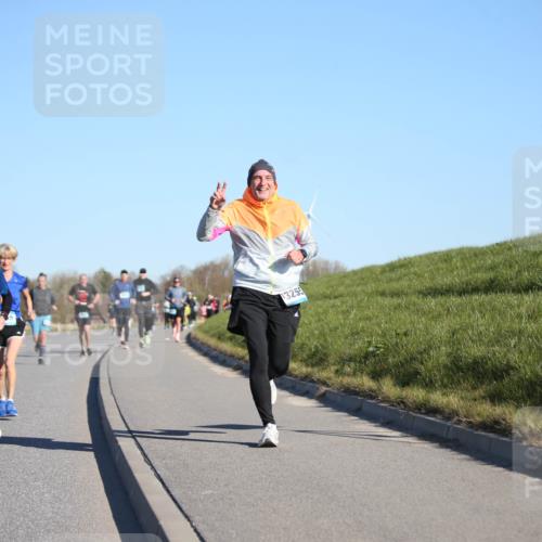 06.04.2025 - 44. Internationalen Wilhelmsburger Insellauf Jannik Wohlers http://msf.ph/oto/7612459 06.04.2025 09:28:41 Laufen 4130, 4144, 13255 meine-sportfotos.de