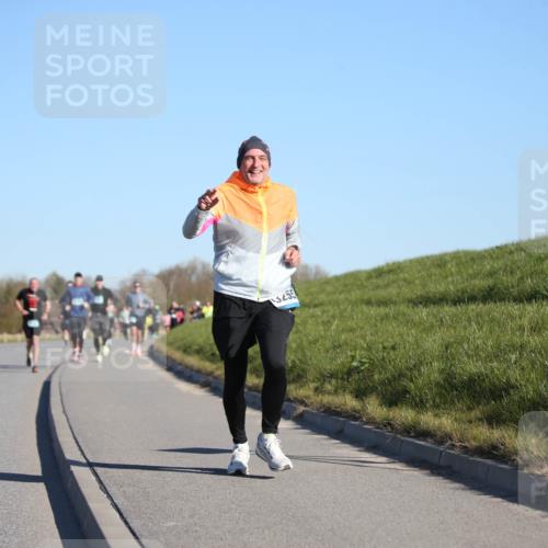 06.04.2025 - 44. Internationalen Wilhelmsburger Insellauf Jannik Wohlers http://msf.ph/oto/7612464 06.04.2025 09:28:41 Laufen 4144, 65, 3255 meine-sportfotos.de