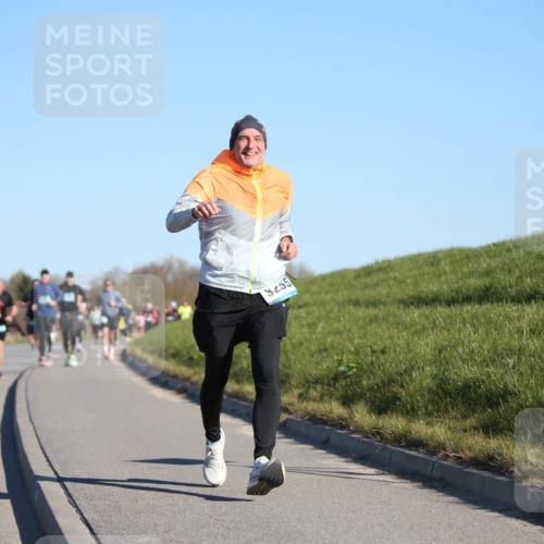 06.04.2025 - 44. Internationalen Wilhelmsburger Insellauf Jannik Wohlers http://msf.ph/oto/7612466 06.04.2025 09:28:41 Laufen 44, 3255 meine-sportfotos.de