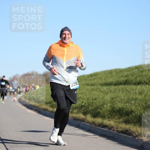 06.04.2025 - 44. Internationalen Wilhelmsburger Insellauf Jannik Wohlers http://msf.ph/oto/7612473 06.04.2025 09:28:41 Laufen 3255 meine-sportfotos.de
