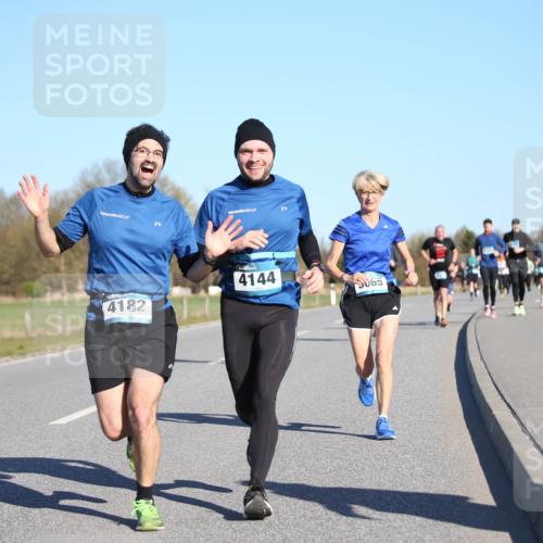 06.04.2025 - 44. Internationalen Wilhelmsburger Insellauf Jannik Wohlers http://msf.ph/oto/7612479 06.04.2025 09:28:42 Laufen 4182, 4144, 5065 meine-sportfotos.de
