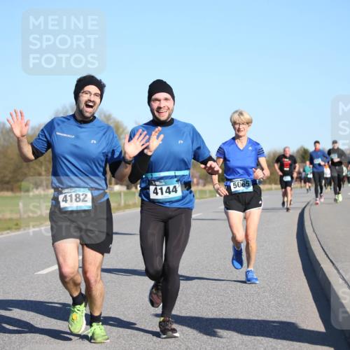 06.04.2025 - 44. Internationalen Wilhelmsburger Insellauf Jannik Wohlers http://msf.ph/oto/7612481 06.04.2025 09:28:42 Laufen 4182, 4144, 5065 meine-sportfotos.de