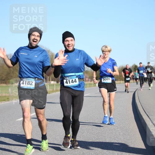 06.04.2025 - 44. Internationalen Wilhelmsburger Insellauf Jannik Wohlers http://msf.ph/oto/7612484 06.04.2025 09:28:42 Laufen 4182, 4144, 5065 meine-sportfotos.de