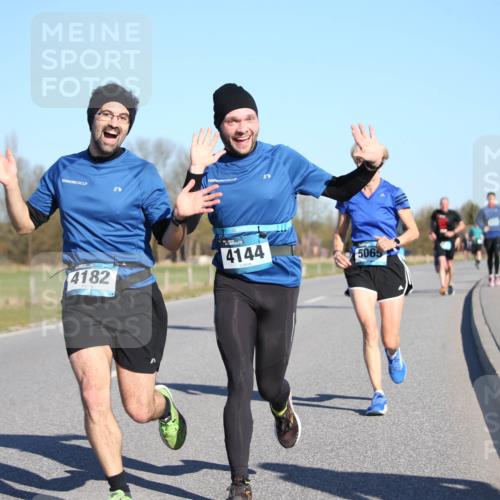 06.04.2025 - 44. Internationalen Wilhelmsburger Insellauf Jannik Wohlers http://msf.ph/oto/7612488 06.04.2025 09:28:42 Laufen 4182, 4144, 5065 meine-sportfotos.de