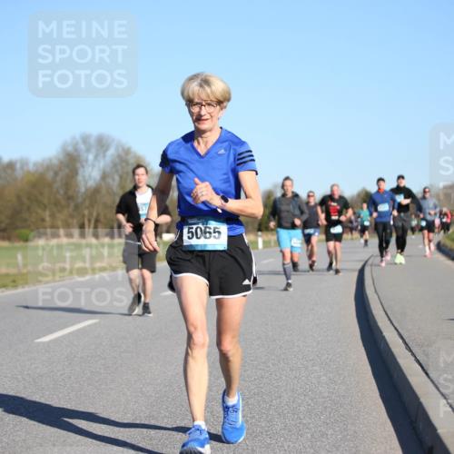 06.04.2025 - 44. Internationalen Wilhelmsburger Insellauf Jannik Wohlers http://msf.ph/oto/7612517 06.04.2025 09:28:44 Laufen 5065 meine-sportfotos.de