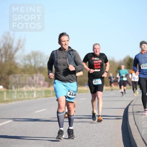 06.04.2025 - 44. Internationalen Wilhelmsburger Insellauf Jannik Wohlers http://msf.ph/oto/7612527 06.04.2025 09:28:46 Laufen 4446, 01, 4302, 4287 meine-sportfotos.de