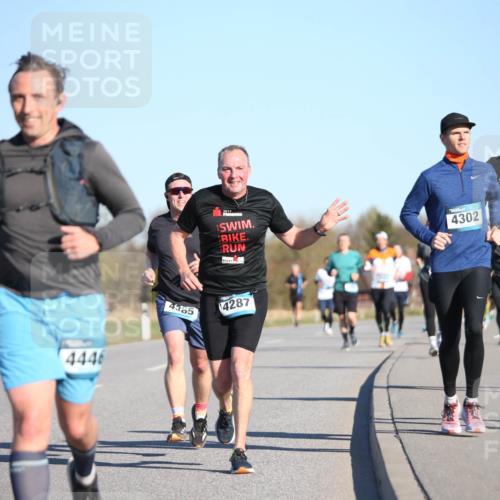 06.04.2025 - 44. Internationalen Wilhelmsburger Insellauf Jannik Wohlers http://msf.ph/oto/7612548 06.04.2025 09:28:47 Laufen 4446, 2017, 4365, 4287, 4301, 4302 meine-sportfotos.de