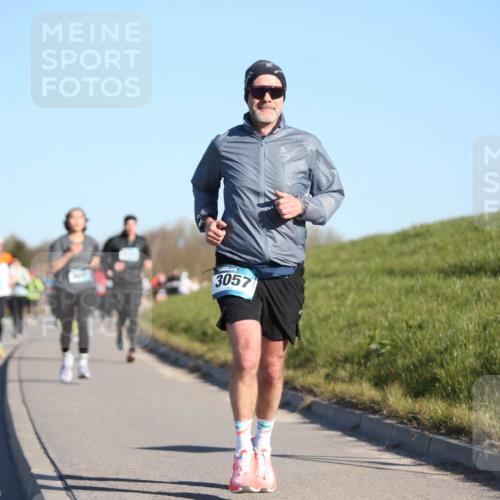 06.04.2025 - 44. Internationalen Wilhelmsburger Insellauf Jannik Wohlers http://msf.ph/oto/7612617 06.04.2025 09:28:52 Laufen 3057 meine-sportfotos.de