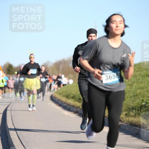 06.04.2025 - 44. Internationalen Wilhelmsburger Insellauf Jannik Wohlers http://msf.ph/oto/7612664 06.04.2025 09:28:56 Laufen 3281, 408, 1222, 3656 meine-sportfotos.de