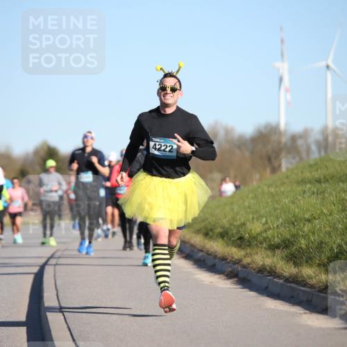 06.04.2025 - 44. Internationalen Wilhelmsburger Insellauf Jannik Wohlers http://msf.ph/oto/7612707 06.04.2025 09:28:59 Laufen 3281, 48, 4222 meine-sportfotos.de