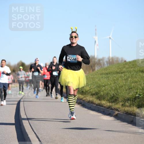 06.04.2025 - 44. Internationalen Wilhelmsburger Insellauf Jannik Wohlers http://msf.ph/oto/7612717 06.04.2025 09:28:59 Laufen 281, 4487, 4222 meine-sportfotos.de