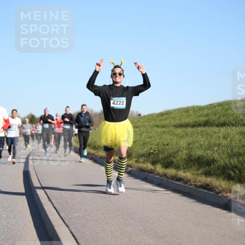 06.04.2025 - 44. Internationalen Wilhelmsburger Insellauf Jannik Wohlers http://msf.ph/oto/7612755 06.04.2025 09:29:00 Laufen 3958, 4487, 4222 meine-sportfotos.de