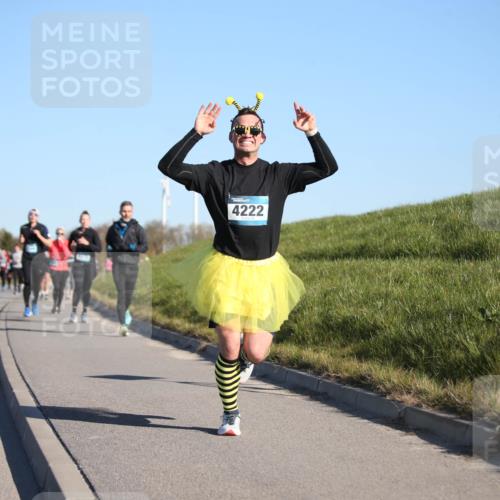 06.04.2025 - 44. Internationalen Wilhelmsburger Insellauf Jannik Wohlers http://msf.ph/oto/7612766 06.04.2025 09:29:01 Laufen 4222 meine-sportfotos.de