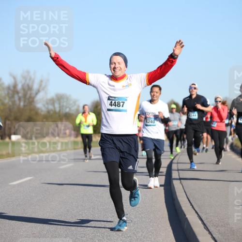 06.04.2025 - 44. Internationalen Wilhelmsburger Insellauf Jannik Wohlers http://msf.ph/oto/7612774 06.04.2025 09:29:02 Laufen 3958, 4487, 4240, 4344, 4375 meine-sportfotos.de
