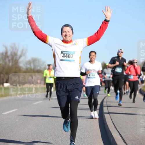 06.04.2025 - 44. Internationalen Wilhelmsburger Insellauf Jannik Wohlers http://msf.ph/oto/7612786 06.04.2025 09:29:02 Laufen 958, 4487, 4240, 4344, 467 meine-sportfotos.de