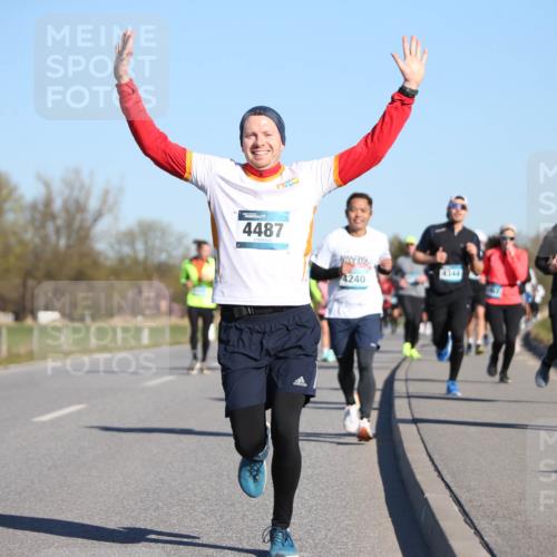 06.04.2025 - 44. Internationalen Wilhelmsburger Insellauf Jannik Wohlers http://msf.ph/oto/7612791 06.04.2025 09:29:02 Laufen 3958, 4487, 4344, 4240, 2375 meine-sportfotos.de