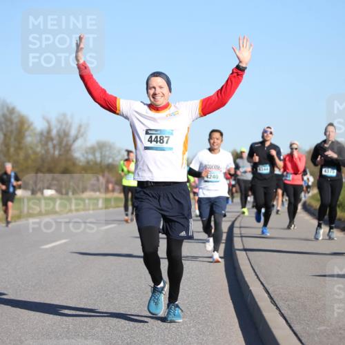 06.04.2025 - 44. Internationalen Wilhelmsburger Insellauf Jannik Wohlers http://msf.ph/oto/7612796 06.04.2025 09:29:02 Laufen 3958, 4487, 4240, 4344, 4375 meine-sportfotos.de