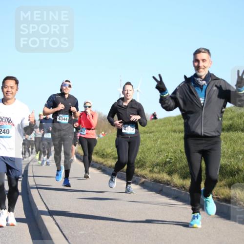 06.04.2025 - 44. Internationalen Wilhelmsburger Insellauf Jannik Wohlers http://msf.ph/oto/7612829 06.04.2025 09:29:05 Laufen 4240, 3744, 4344, 467, 4375 meine-sportfotos.de