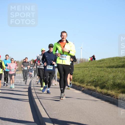 06.04.2025 - 44. Internationalen Wilhelmsburger Insellauf Jannik Wohlers http://msf.ph/oto/7612896 06.04.2025 09:29:09 Laufen 2031, 3030, 078, 3744, 4469, 3467 meine-sportfotos.de