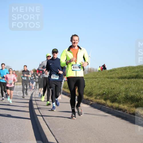06.04.2025 - 44. Internationalen Wilhelmsburger Insellauf Jannik Wohlers http://msf.ph/oto/7612899 06.04.2025 09:29:09 Laufen 3030, 3744, 4469 meine-sportfotos.de