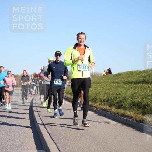 06.04.2025 - 44. Internationalen Wilhelmsburger Insellauf Jannik Wohlers http://msf.ph/oto/7612902 06.04.2025 09:29:09 Laufen 3031, 3030, 3819, 3744, 4469 meine-sportfotos.de