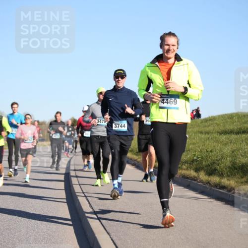 06.04.2025 - 44. Internationalen Wilhelmsburger Insellauf Jannik Wohlers http://msf.ph/oto/7612910 06.04.2025 09:29:10 Laufen 30, 3030, 819, 3478, 39, 3744, 4469 meine-sportfotos.de