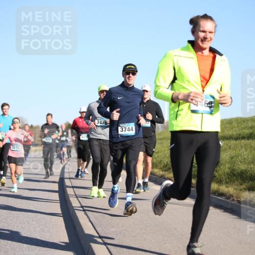 06.04.2025 - 44. Internationalen Wilhelmsburger Insellauf Jannik Wohlers http://msf.ph/oto/7612920 06.04.2025 09:29:10 Laufen 3031, 3030, 3592, 400, 3478, 3744 meine-sportfotos.de