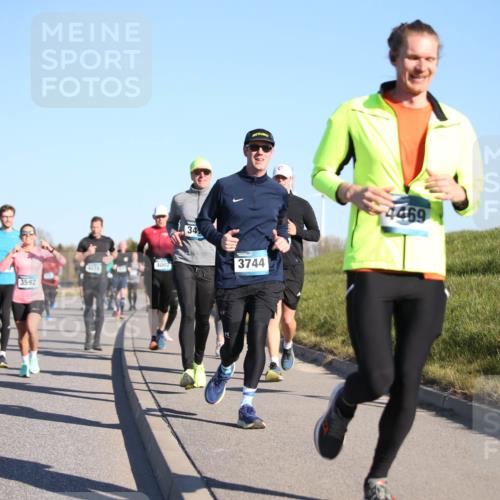 06.04.2025 - 44. Internationalen Wilhelmsburger Insellauf Jannik Wohlers http://msf.ph/oto/7612924 06.04.2025 09:29:10 Laufen 3031, 3030, 3592, 4078, 4002, 34, 3744, 4469 meine-sportfotos.de