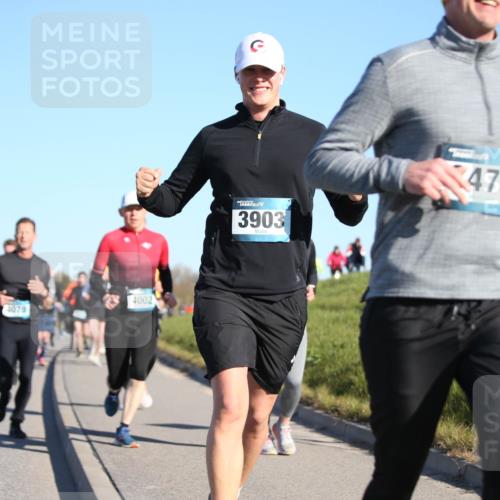 06.04.2025 - 44. Internationalen Wilhelmsburger Insellauf Jannik Wohlers http://msf.ph/oto/7612973 06.04.2025 09:29:13 Laufen 4078, 4002, 3903, 478 meine-sportfotos.de