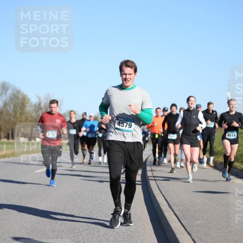 06.04.2025 - 44. Internationalen Wilhelmsburger Insellauf Jannik Wohlers http://msf.ph/oto/7613007 06.04.2025 09:29:16 Laufen 3139, 4579, 4502, 087, 4614 meine-sportfotos.de