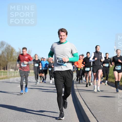 06.04.2025 - 44. Internationalen Wilhelmsburger Insellauf Jannik Wohlers http://msf.ph/oto/7613013 06.04.2025 09:29:16 Laufen 4579, 4502, 5087, 4614 meine-sportfotos.de