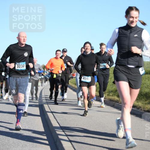 06.04.2025 - 44. Internationalen Wilhelmsburger Insellauf Jannik Wohlers http://msf.ph/oto/7613052 06.04.2025 09:29:19 Laufen 3104, 3232, 4502, 5087, 46 meine-sportfotos.de