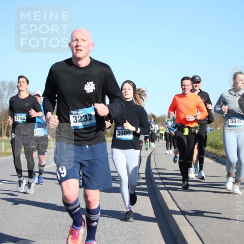 06.04.2025 - 44. Internationalen Wilhelmsburger Insellauf Jannik Wohlers http://msf.ph/oto/7613075 06.04.2025 09:29:20 Laufen 418, 3104, 1337, 3232, 3086, 5088, 4502, 9 meine-sportfotos.de