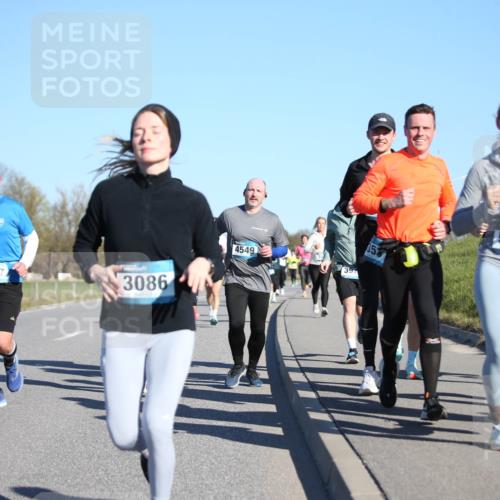 06.04.2025 - 44. Internationalen Wilhelmsburger Insellauf Jannik Wohlers http://msf.ph/oto/7613089 06.04.2025 09:29:21 Laufen 104, 4337, 3086, 4549, 5088, 84 meine-sportfotos.de