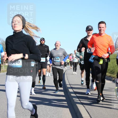 06.04.2025 - 44. Internationalen Wilhelmsburger Insellauf Jannik Wohlers http://msf.ph/oto/7613097 06.04.2025 09:29:21 Laufen 3104, 4337, 3086, 241, 4549, 3446, 17, 39, 40, 5088 meine-sportfotos.de