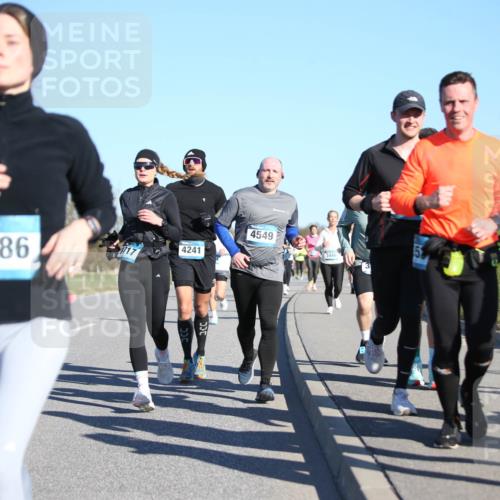 06.04.2025 - 44. Internationalen Wilhelmsburger Insellauf Jannik Wohlers http://msf.ph/oto/7613107 06.04.2025 09:29:21 Laufen 4, 717, 3086, 4241, 4549, 3446, 4069, 508 meine-sportfotos.de