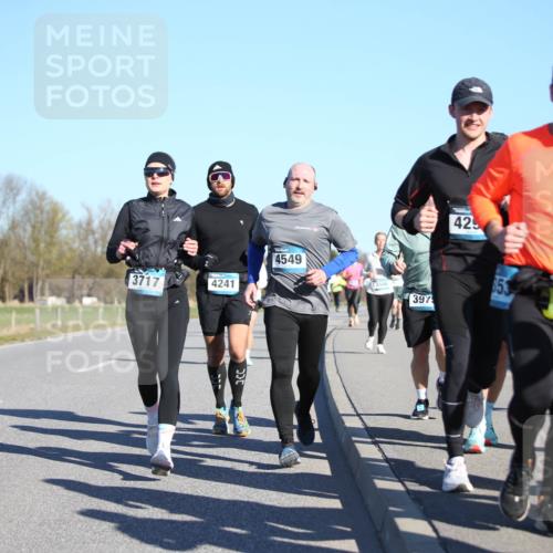 06.04.2025 - 44. Internationalen Wilhelmsburger Insellauf Jannik Wohlers http://msf.ph/oto/7613112 06.04.2025 09:29:21 Laufen 4337, 3717, 4241, 4549, 3446, 397, 425, 4069 meine-sportfotos.de