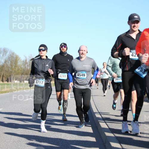 06.04.2025 - 44. Internationalen Wilhelmsburger Insellauf Jannik Wohlers http://msf.ph/oto/7613118 06.04.2025 09:29:22 Laufen 4549, 4241, 3446, 3975, 4337, 3717, 42, 353, 406 meine-sportfotos.de