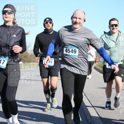 06.04.2025 - 44. Internationalen Wilhelmsburger Insellauf Jannik Wohlers http://msf.ph/oto/7613138 06.04.2025 09:29:23 Laufen 3717, 41, 4549, 1446, 36 meine-sportfotos.de