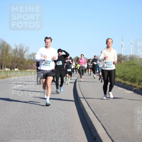06.04.2025 - 44. Internationalen Wilhelmsburger Insellauf Jannik Wohlers http://msf.ph/oto/7613164 06.04.2025 09:29:25 Laufen 3654, 3872, 4441, 3446 meine-sportfotos.de
