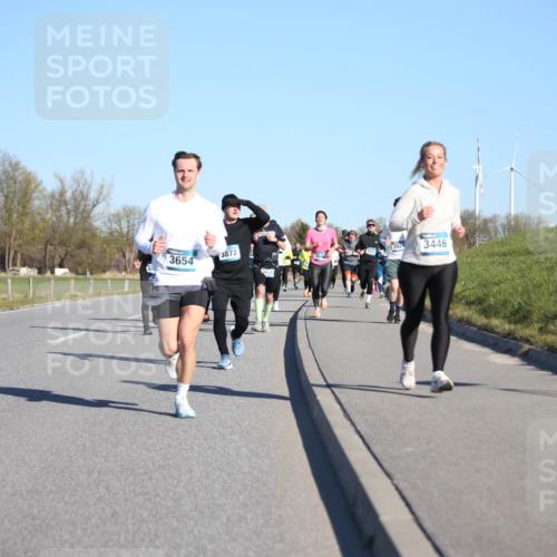 06.04.2025 - 44. Internationalen Wilhelmsburger Insellauf Jannik Wohlers http://msf.ph/oto/7613166 06.04.2025 09:29:25 Laufen 3654, 3872, 392, 3446 meine-sportfotos.de