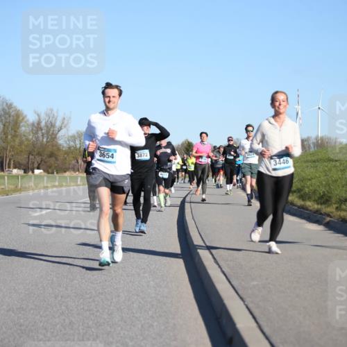 06.04.2025 - 44. Internationalen Wilhelmsburger Insellauf Jannik Wohlers http://msf.ph/oto/7613168 06.04.2025 09:29:25 Laufen 3654, 3872, 3924, 3446 meine-sportfotos.de