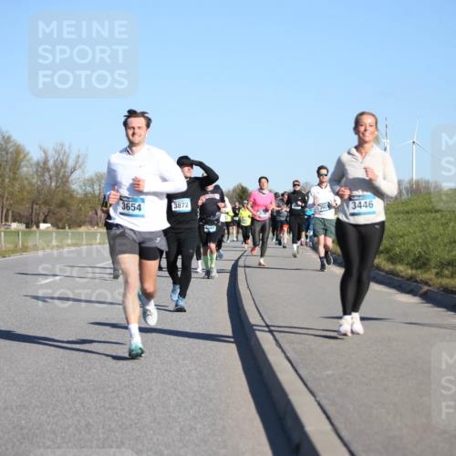 06.04.2025 - 44. Internationalen Wilhelmsburger Insellauf Jannik Wohlers http://msf.ph/oto/7613171 06.04.2025 09:29:25 Laufen 3654, 3872, 4441, 3446 meine-sportfotos.de