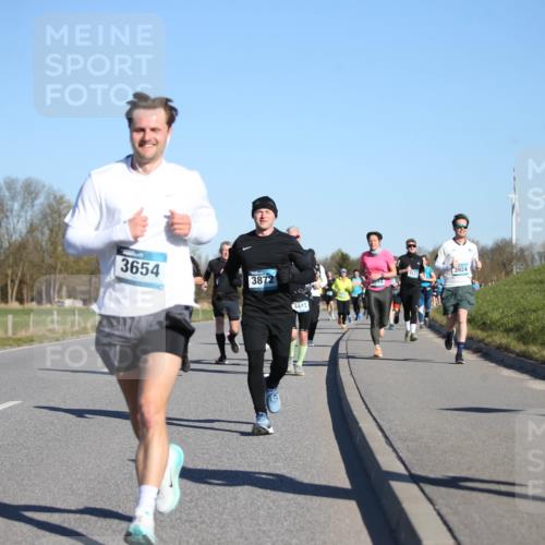06.04.2025 - 44. Internationalen Wilhelmsburger Insellauf Jannik Wohlers http://msf.ph/oto/7613177 06.04.2025 09:29:26 Laufen 3654, 3872, 4441, 3924, 3446 meine-sportfotos.de