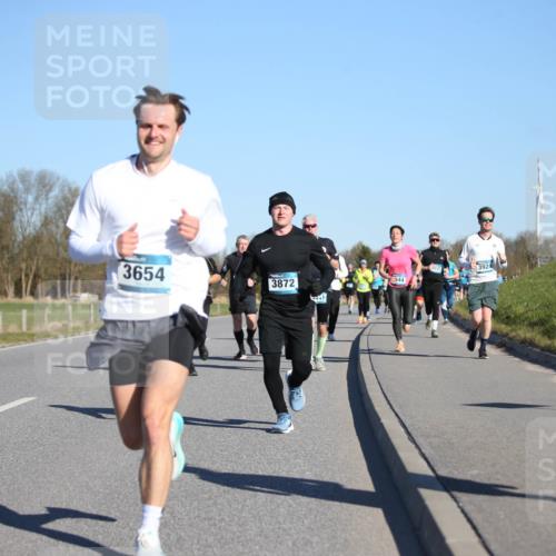 06.04.2025 - 44. Internationalen Wilhelmsburger Insellauf Jannik Wohlers http://msf.ph/oto/7613179 06.04.2025 09:29:26 Laufen 3654, 3924, 3446, 3872 meine-sportfotos.de