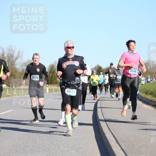 06.04.2025 - 44. Internationalen Wilhelmsburger Insellauf Jannik Wohlers http://msf.ph/oto/7613193 06.04.2025 09:29:29 Laufen 3978, 4581, 4441, 3973, 3941, 3924, 3544 meine-sportfotos.de