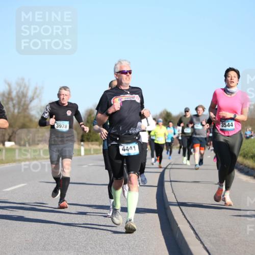 06.04.2025 - 44. Internationalen Wilhelmsburger Insellauf Jannik Wohlers http://msf.ph/oto/7613196 06.04.2025 09:29:29 Laufen 4581, 3978, 4441, 394, 3544, 3924 meine-sportfotos.de