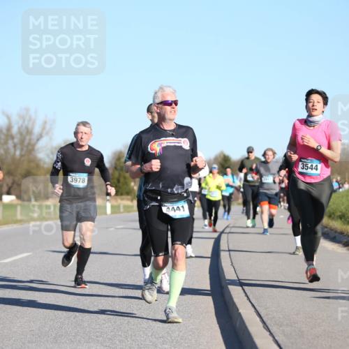 06.04.2025 - 44. Internationalen Wilhelmsburger Insellauf Jannik Wohlers http://msf.ph/oto/7613199 06.04.2025 09:29:29 Laufen 4581, 3978, 4441, 3941, 3544, 3924 meine-sportfotos.de